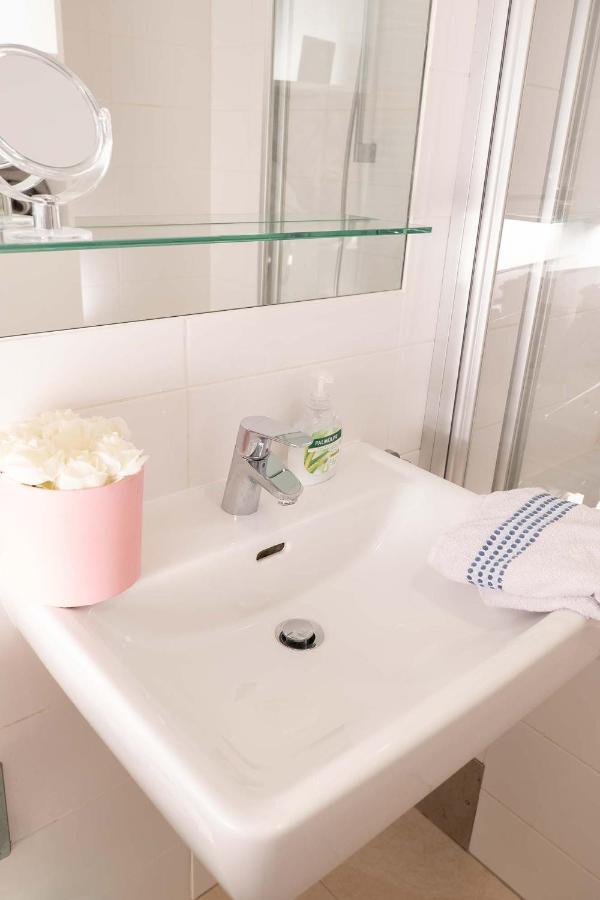 2 Rooms & Balcony - Top Location! Wien Eksteriør billede